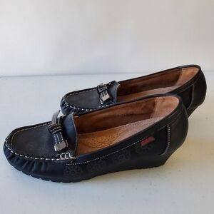 Sea Elves Leather Wedge Loafer Size 41 Black Contrast Stitch Floral Detail Shoes